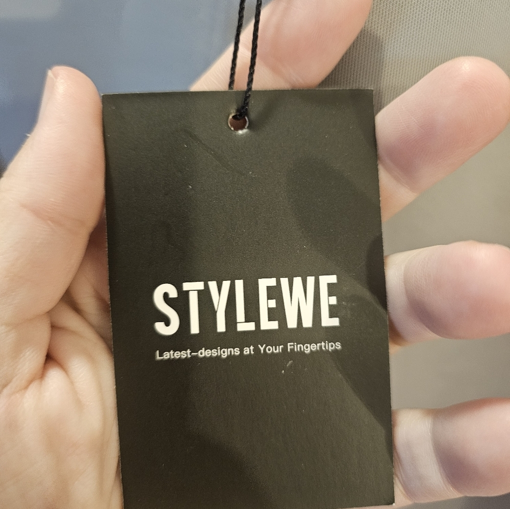 StyleWe Light Gray Top - Picture 3 of 7
